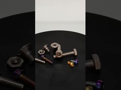 チタン製の固定装置